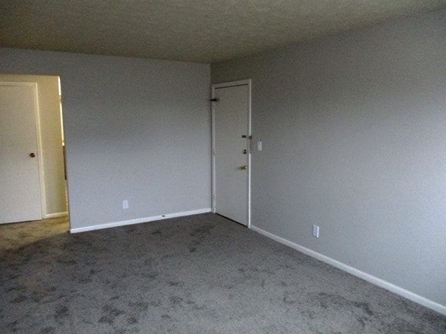 Photo - 710 Golfcrest Rd N