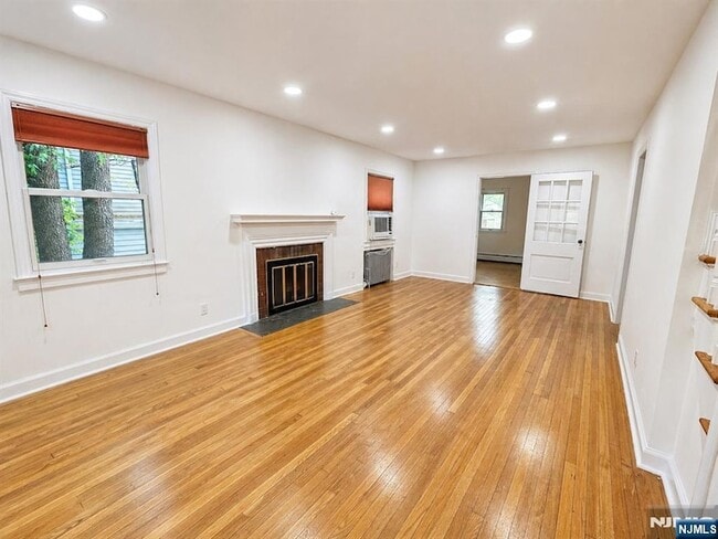 Photo - 1106 Bromley Ave