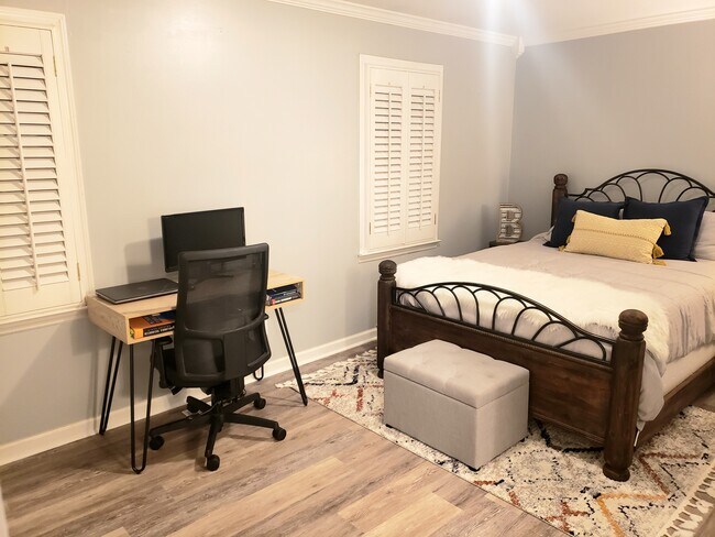 Building Photo - 2845 Wynterhall Rd SE