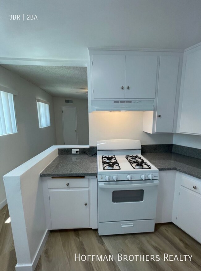 6039 Whitsett Ave Valley Glen, CA 91606 Apartment Unit 201 Los