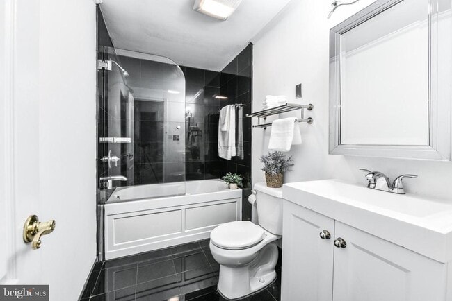 Photo - 1211 S Eads St Unidad 1007