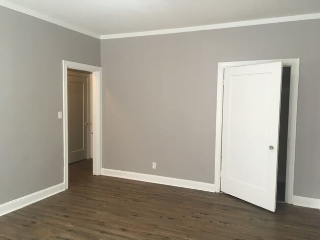 University Ave Apartments