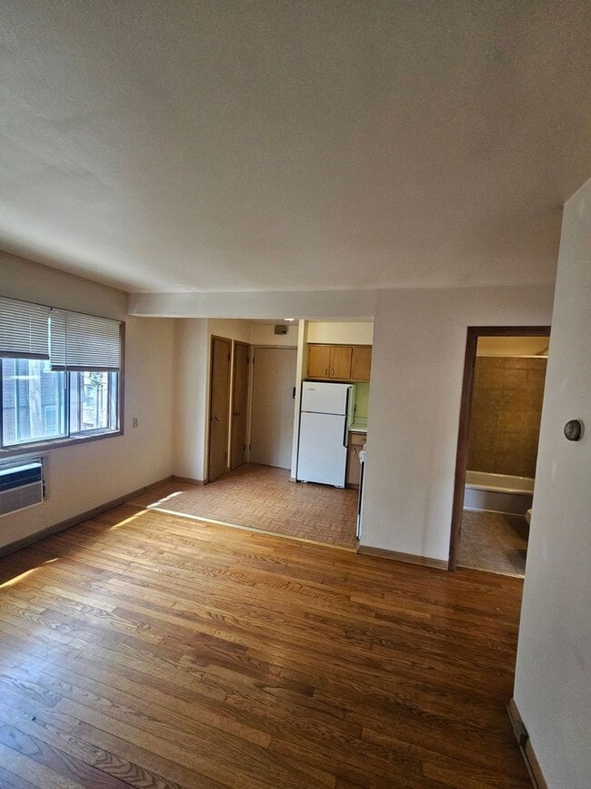 Photo - 1851 N Oakland Ave (18 Unit)