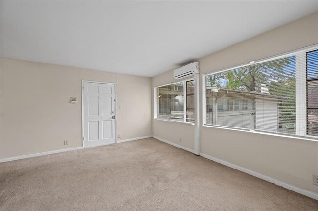 Photo - 11 Peachtree Hills Ave NE Unit B5