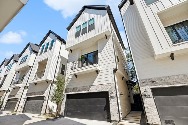 Photo - 1413 W 23rd St