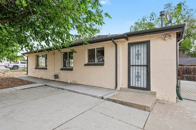 Photo - Newly remodelled 3 bedroom ranch - available May 1st!!!