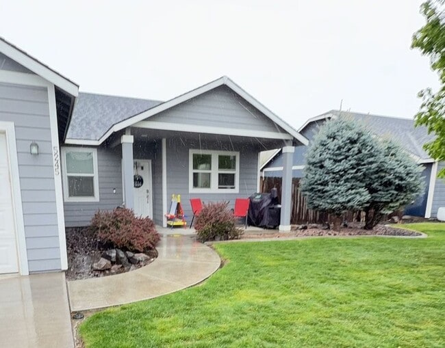 Building Photo - 3 Bedroom, 2 Bath Home in West Richland