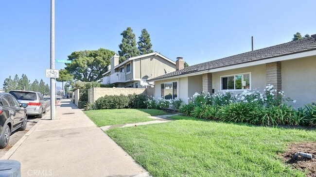 Photo - 12700 Newport Ave Unidad 3