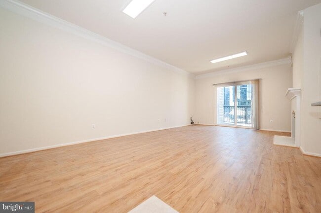 Building Photo - 1521 Spring Gate Dr. Unit 10310