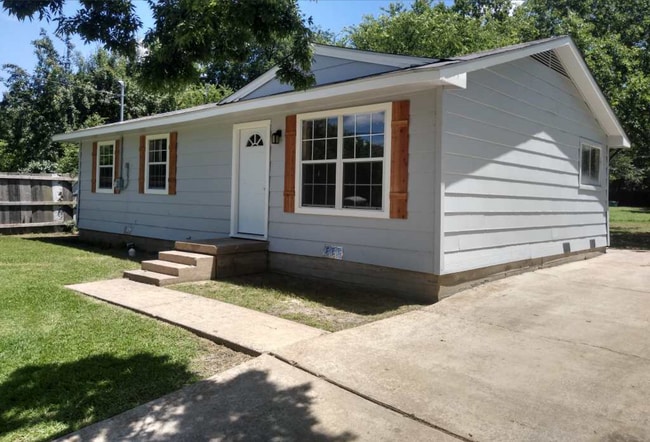 Building Photo - 1221 Jones- House **COMING SOON**
