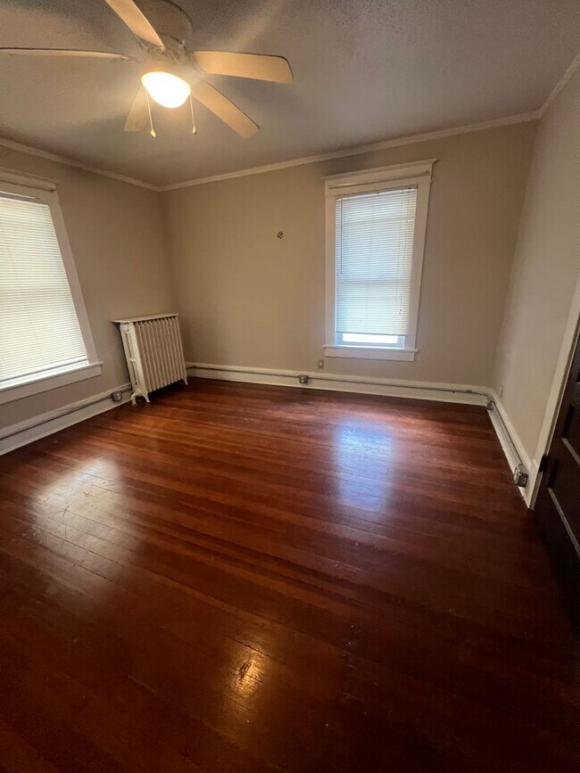 Photo - 810 W Edwards St Unit 810 W Edwards Apt B