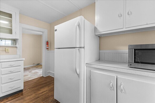 50-52-52 Howard St Unit 52B Howard St