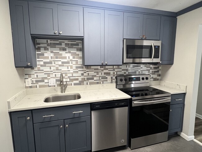 Photo - 3350 Altamont Rd