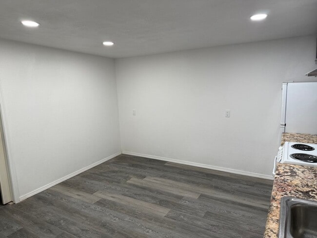 Photo - 625 Nelson St Unit 625 - A