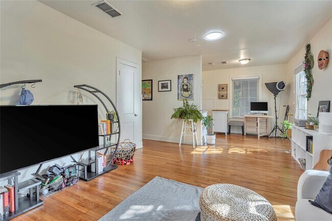 Photo - 3911 Avenue F