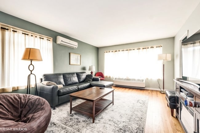700-700 Park Ave W Unit 2 Bedroom