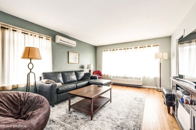 Photo - 666-700 Park Ave W Unit 1 Bedroom