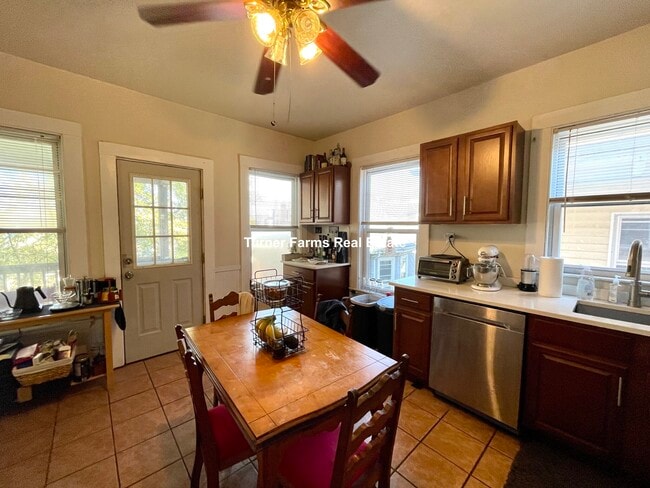 Photo - 89 Hillside St