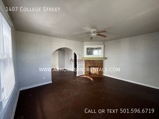 Photo - 1407 College St
