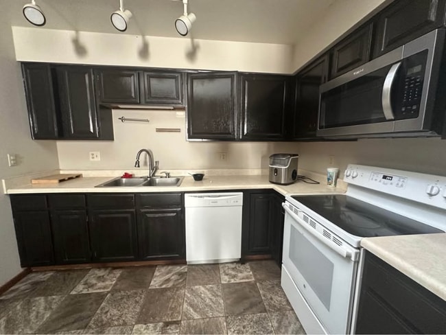 Photo - 2062 S Ridge Dr