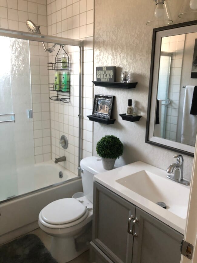 9062 Salmon Falls Dr Unit 3 Bed/2 bath