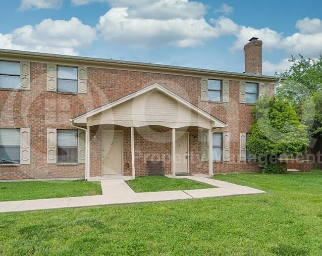 Photo - 3947 N Garland Ave Townhome