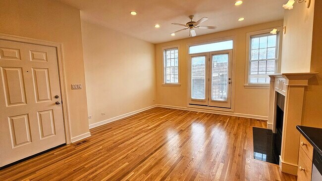 Photo - 509 N Hartland Ct Unit 01