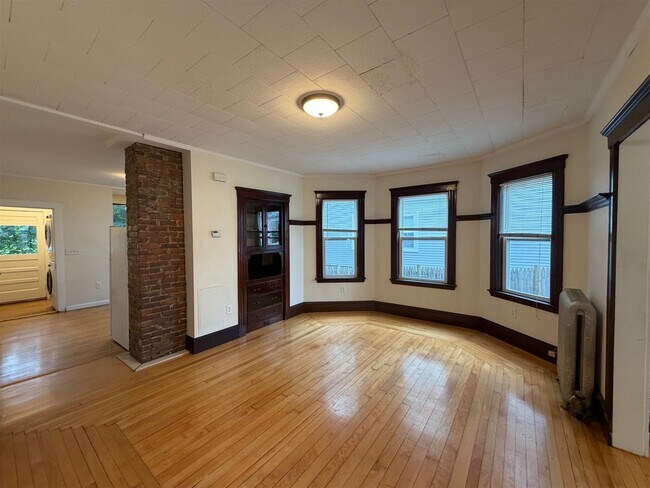 126 Auburn St Unit 1