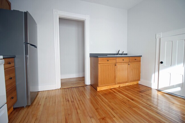 Photo - 71 June St Unit 2