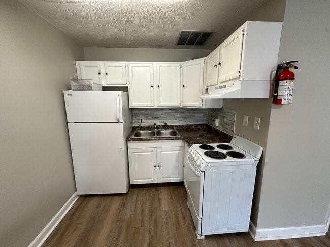 Photo - 335 W State St Unit Apt 3