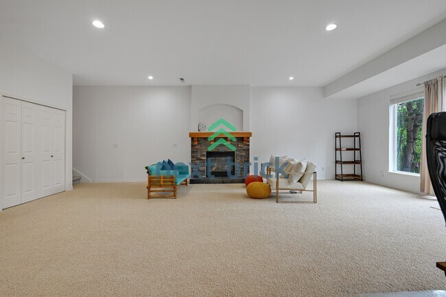 Photo - "Spacious 4-Bedroom Retreat with 4.5 Baths in Scenic Snohomish - Your 4400 Sq Ft Haven Awaits!"