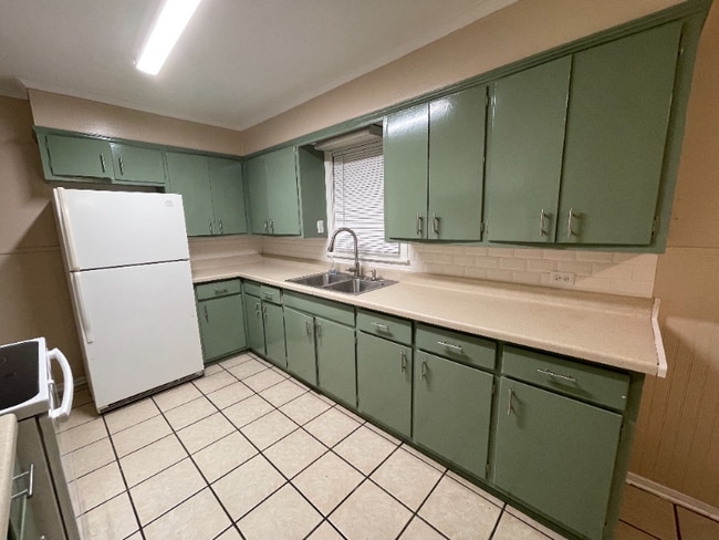 Photo - 405 Sheridan St