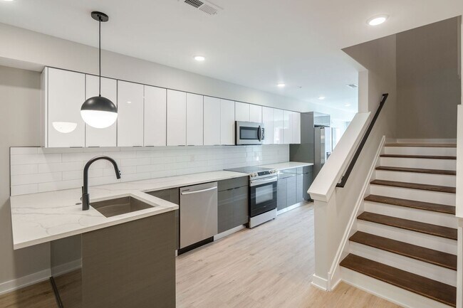 Building Photo - 1717 N 25th St Unit 3