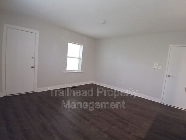 Photo - 2727 Campbell St