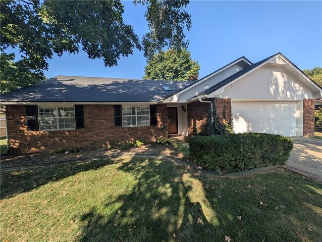 Building Photo - 904 N Cardinal Dr Rental