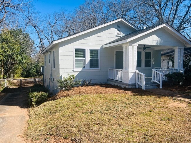 Photo - Adorable cottage style home with large fenced in backyard near Downtown Lagrange! Must see!