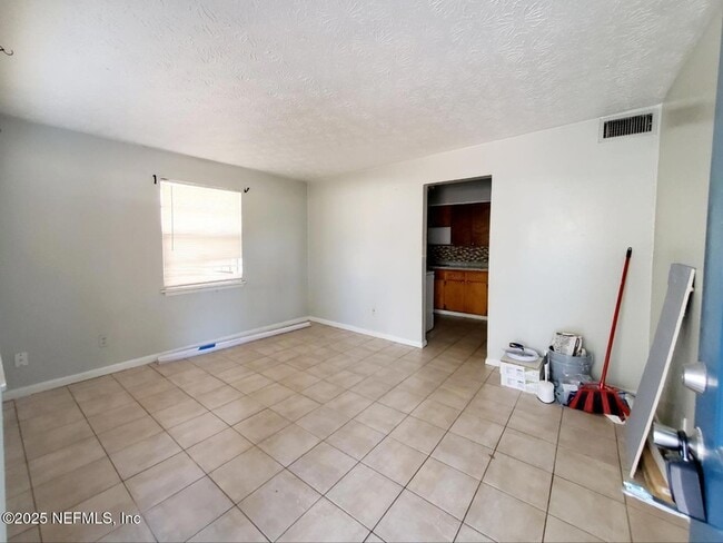 Photo - 2840 Cook St Apartamento