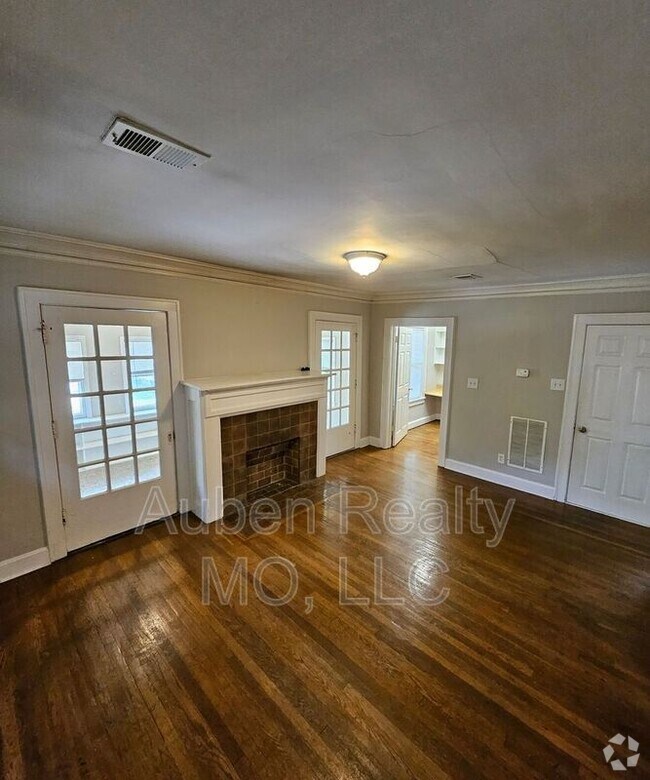Building Photo - 5400 Harrison St Rental