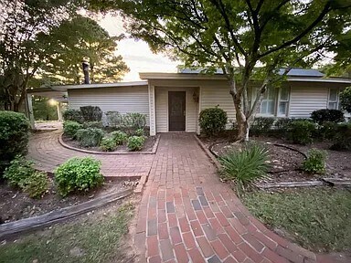 Photo - 2760 Louisville Rd