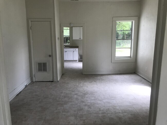 Photo - 5823 Paris Ave