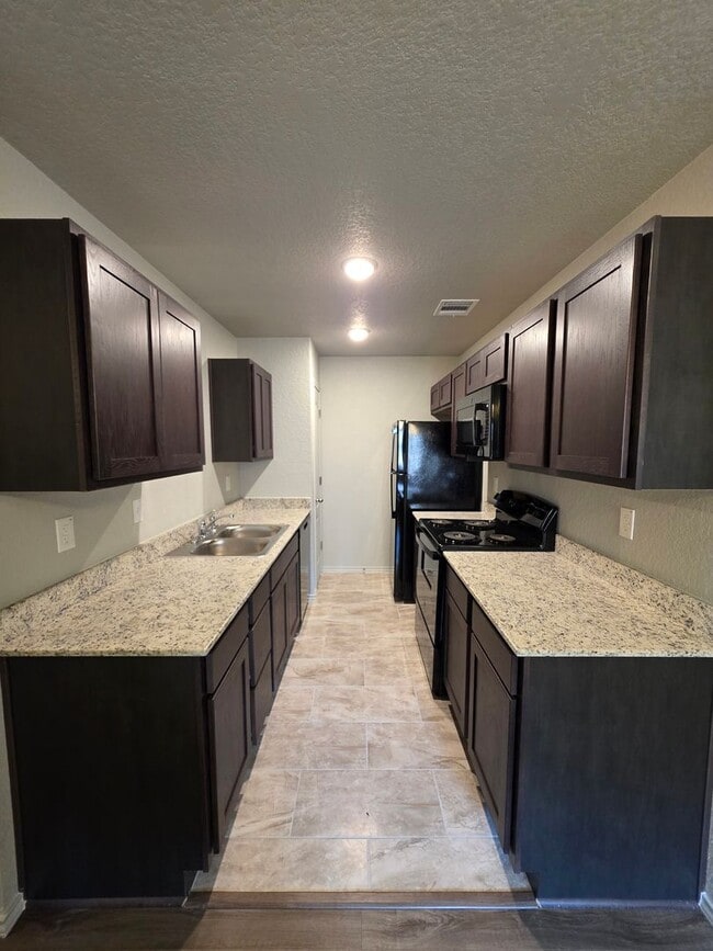 Photo - 3 Bedroom / 2 Bath Duplex Copperas Cove