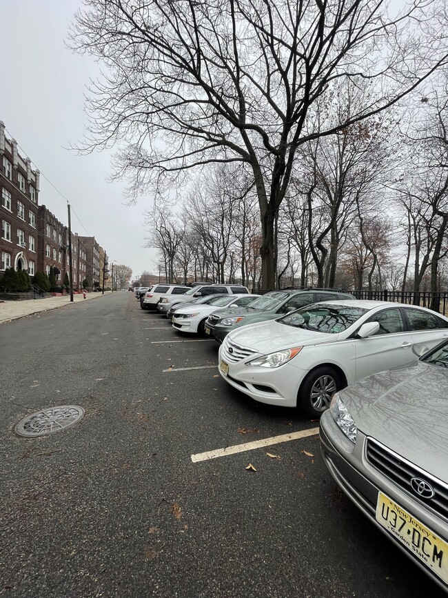 Photo - 179 W 48th St Unit 11