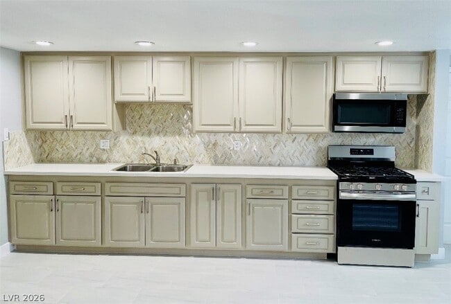 Building Photo - 5228 Del Monte Ave