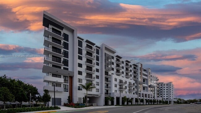Photo - 19401 W Dixie Hwy Apartment Unit 713