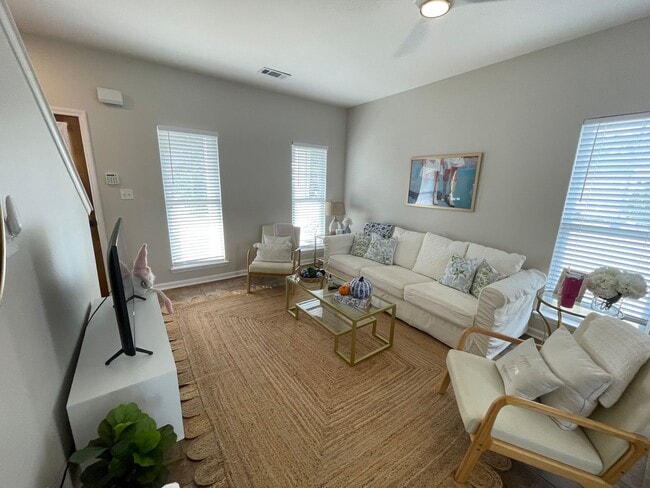 Photo - 3BR/3.5BA For Rent