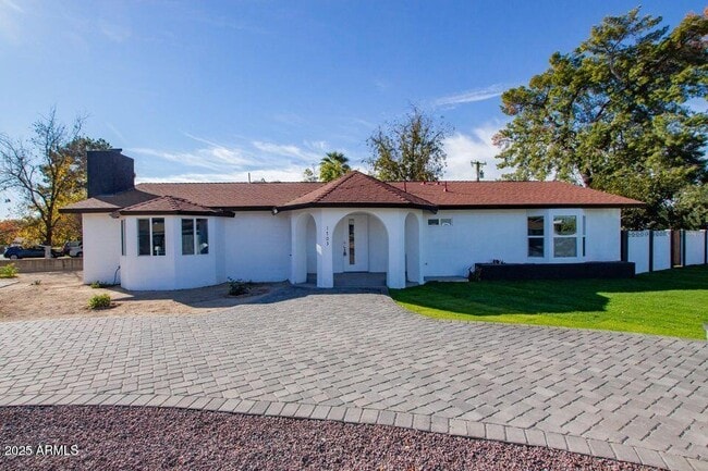 Photo - 1703 W Lane Ave House