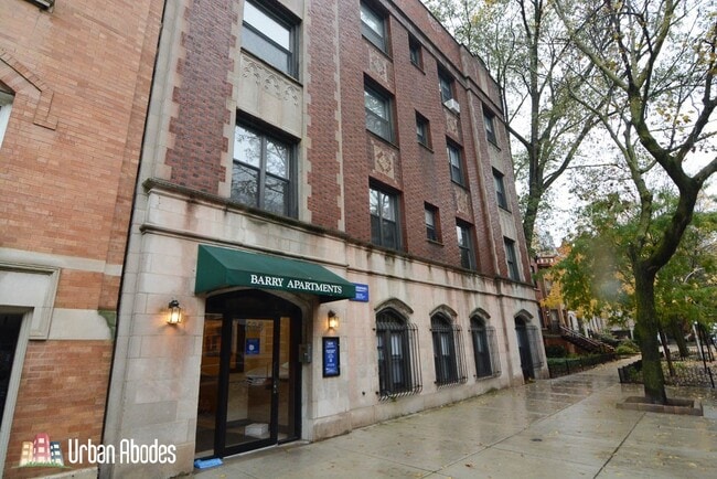 Building Photo - 634 W Barry Ave Unit J00W
