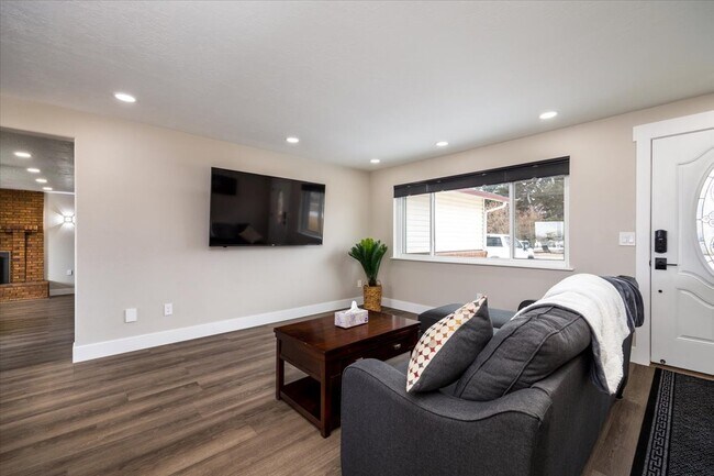 Photo - 5458 NW Tennant Ave