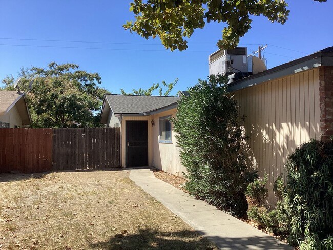 Photo - 3208 - Shen Unit 3237