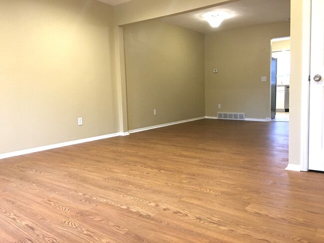 Photo - 2339 Rockspring Rd